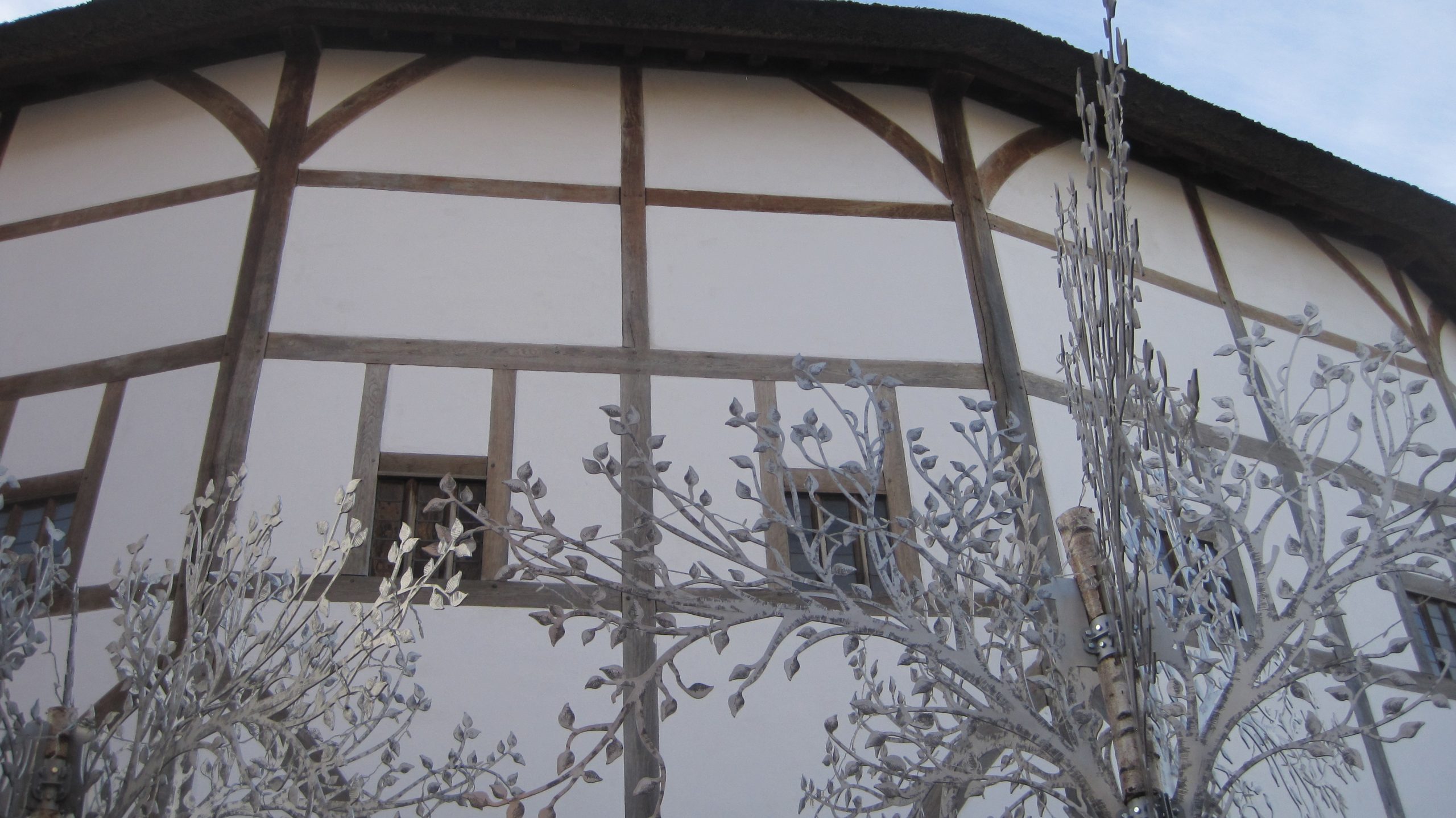 the Globe Theatre photo by Juliamaud