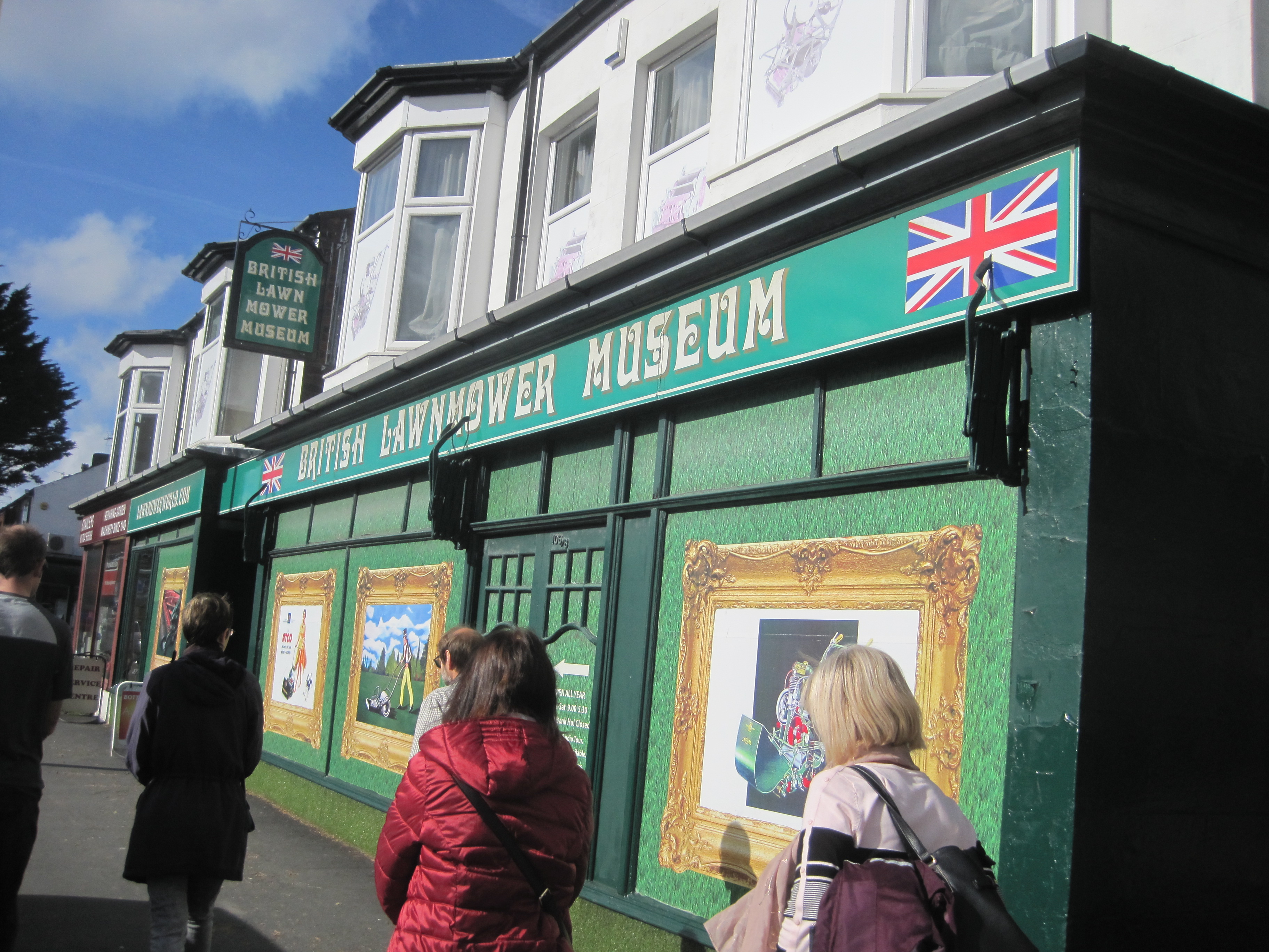 the British Lawnmower Museum - photo by Juliamaud