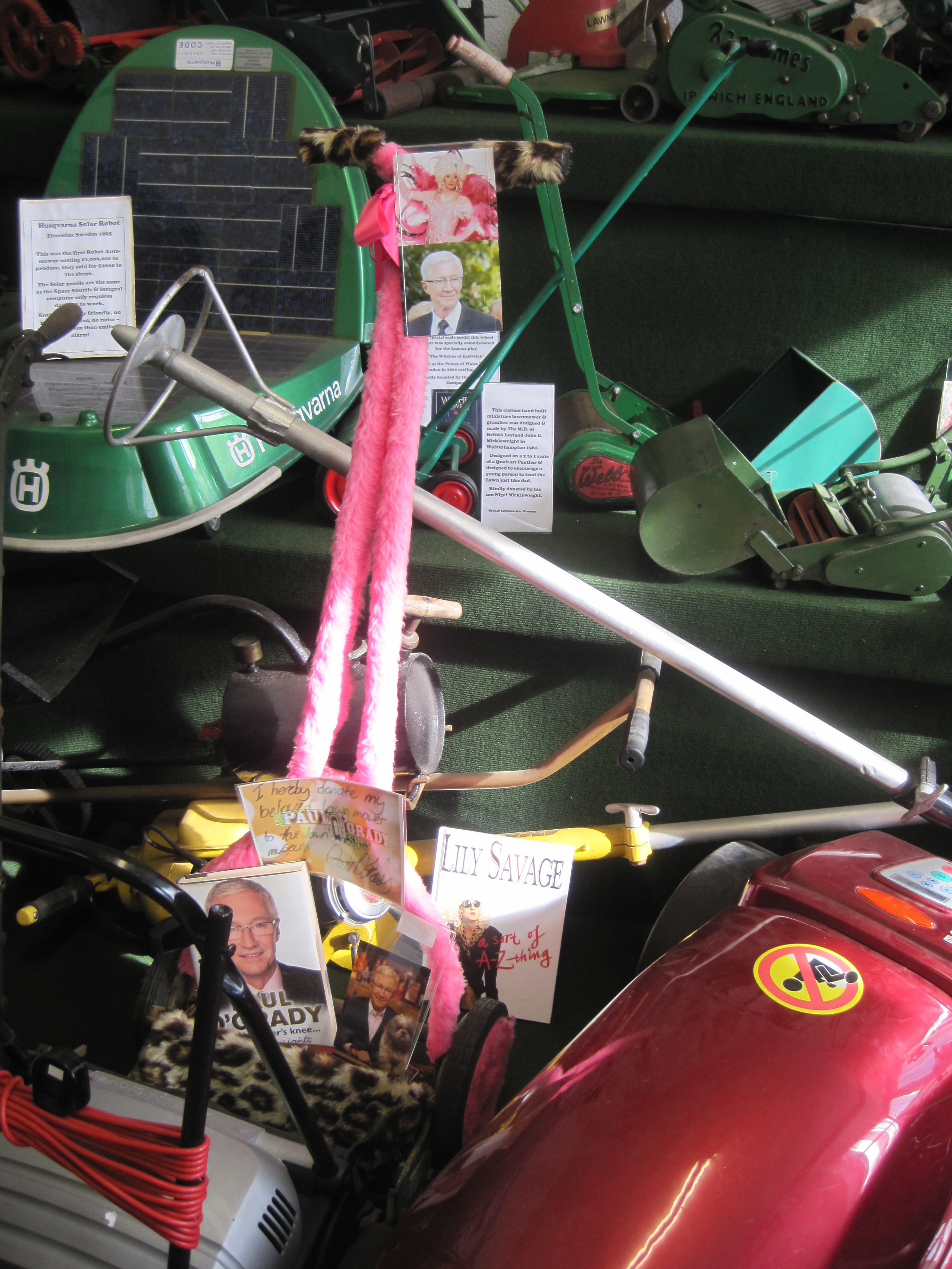 Paul O'Grady's pink push mower - photo by Juliamaud
